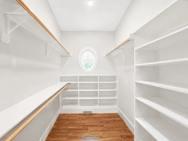 Closet — Annecy