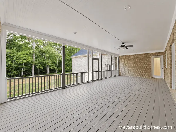 Screened Porch — Annecy