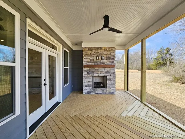Porch — Avonmore