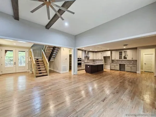 Living Room — Chestnut Pointe