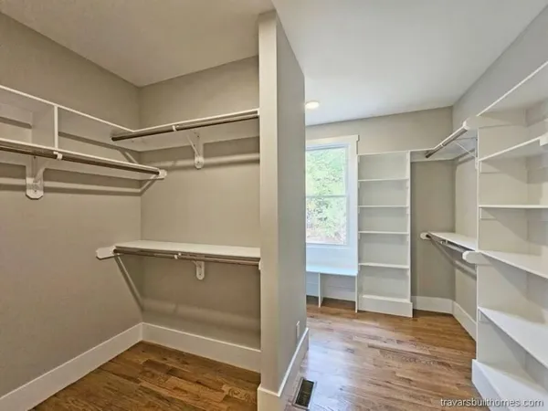 Closet — Chestnut Pointe
