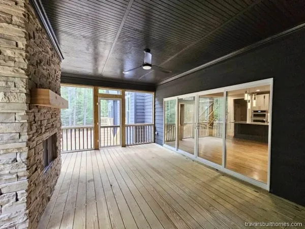 Porch — Chestnut Pointe