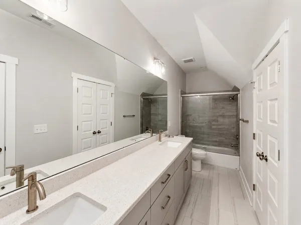 Secondary Bath — Hillsborough Danbury Springs