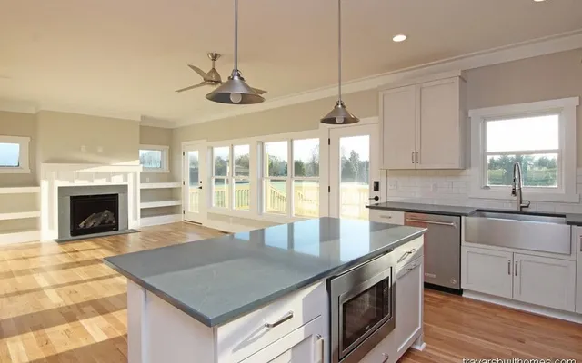 7 Questions to Ask as You Choose Interior Lighting for your Design/Build New Home