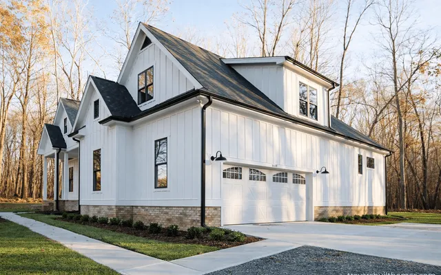 What are the Benefits of a Side Load Garage?