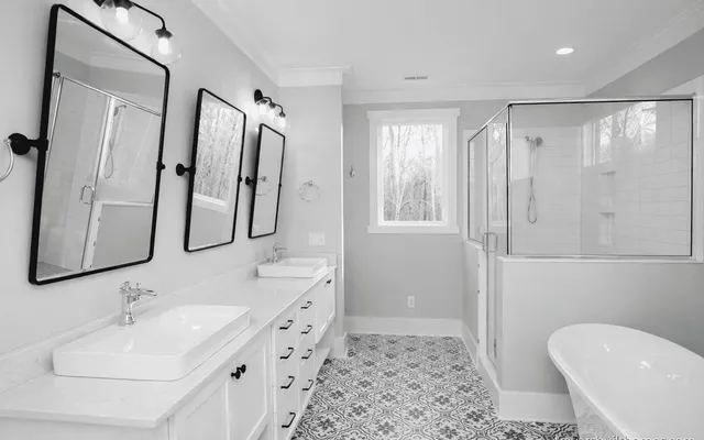 11 Best Bathroom Layouts for your New Home