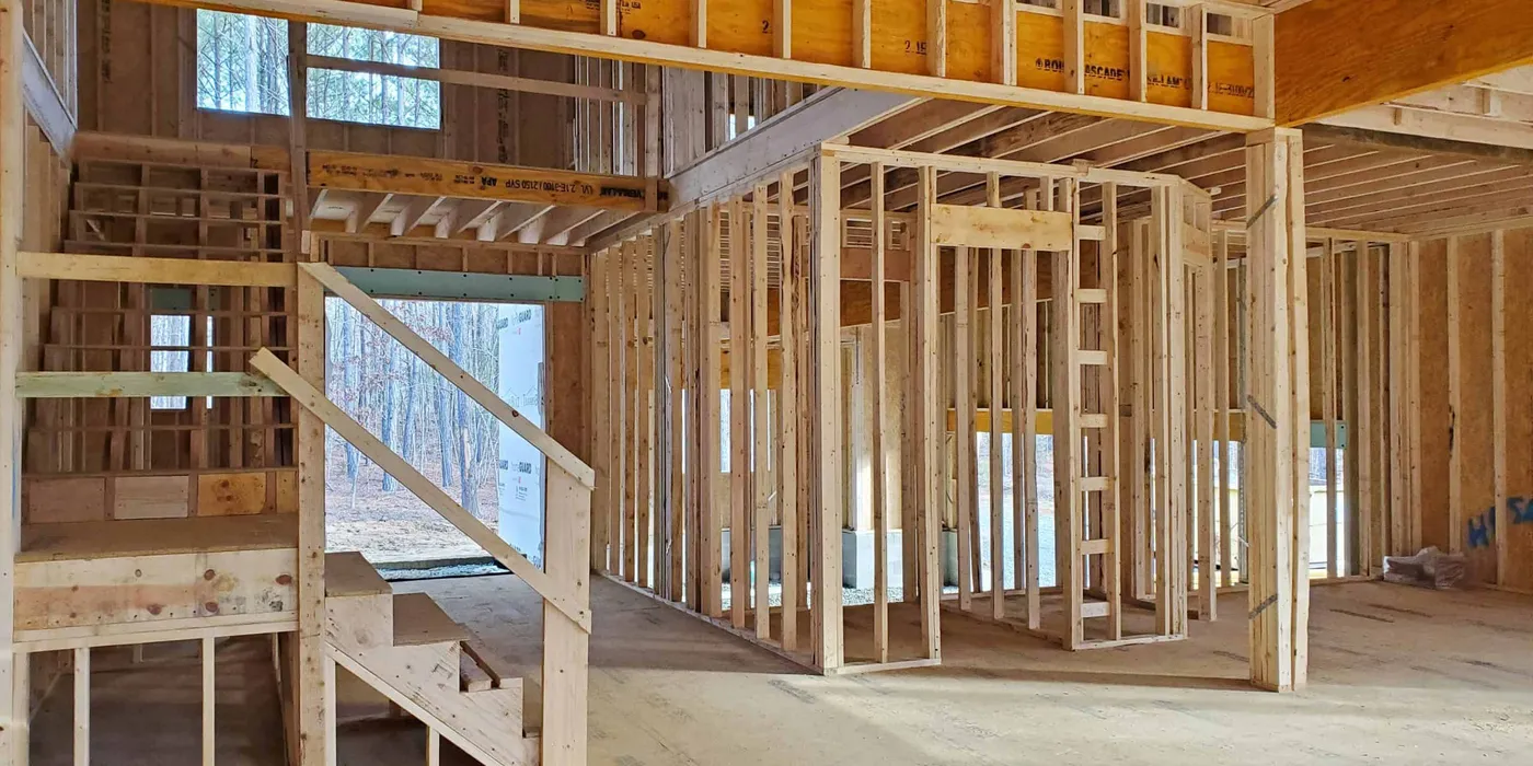 Why Photos Don’t Replace In-Person Walks With Your Builder