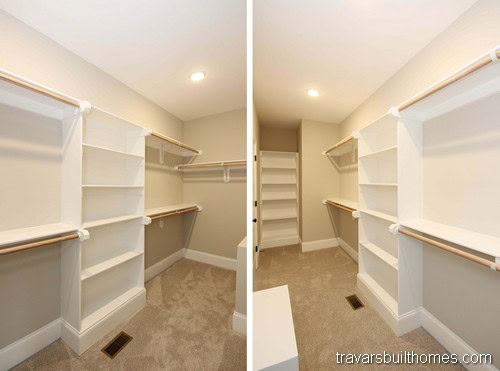Closet — River Bluff