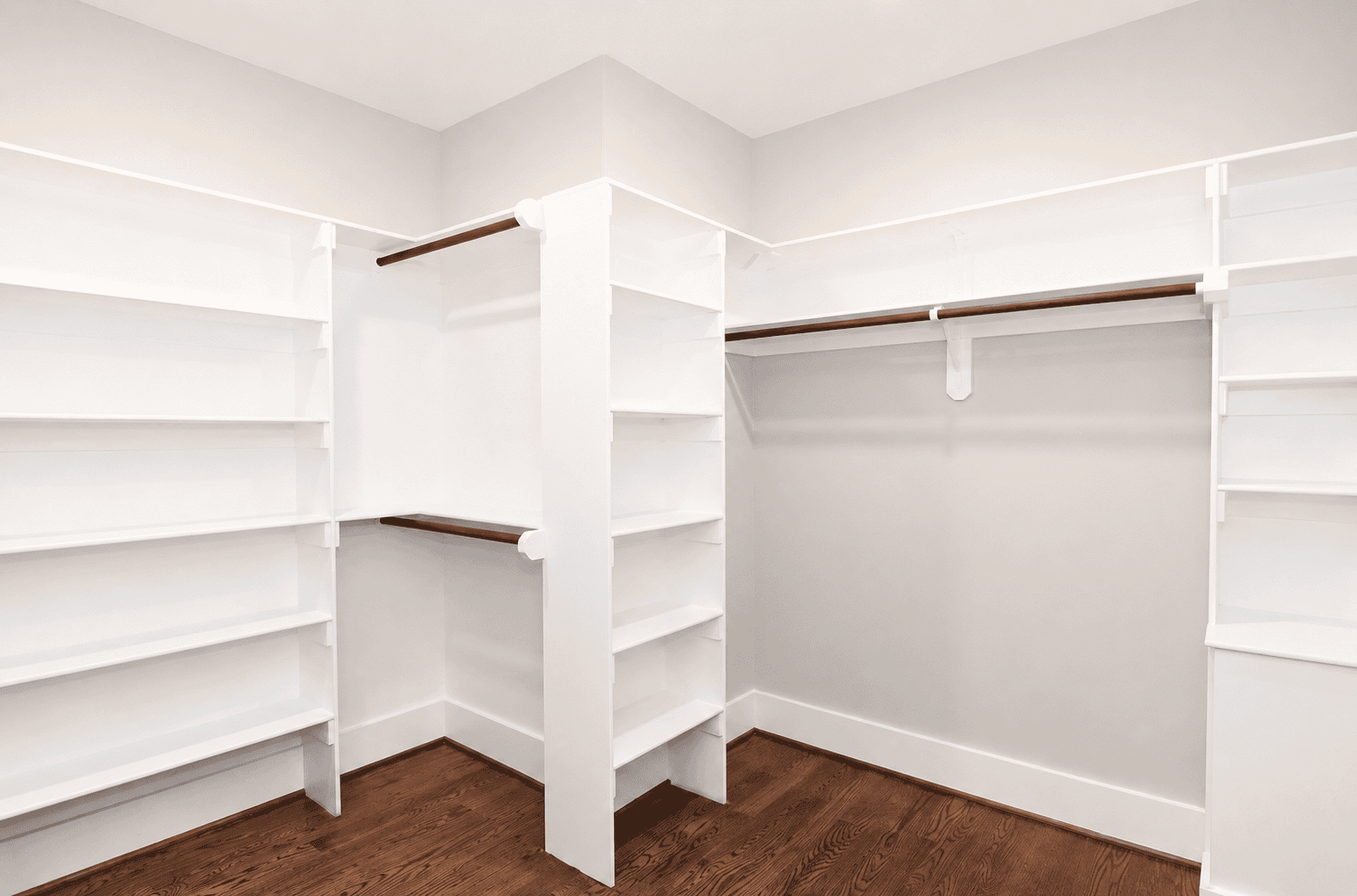 Closet — Applewood