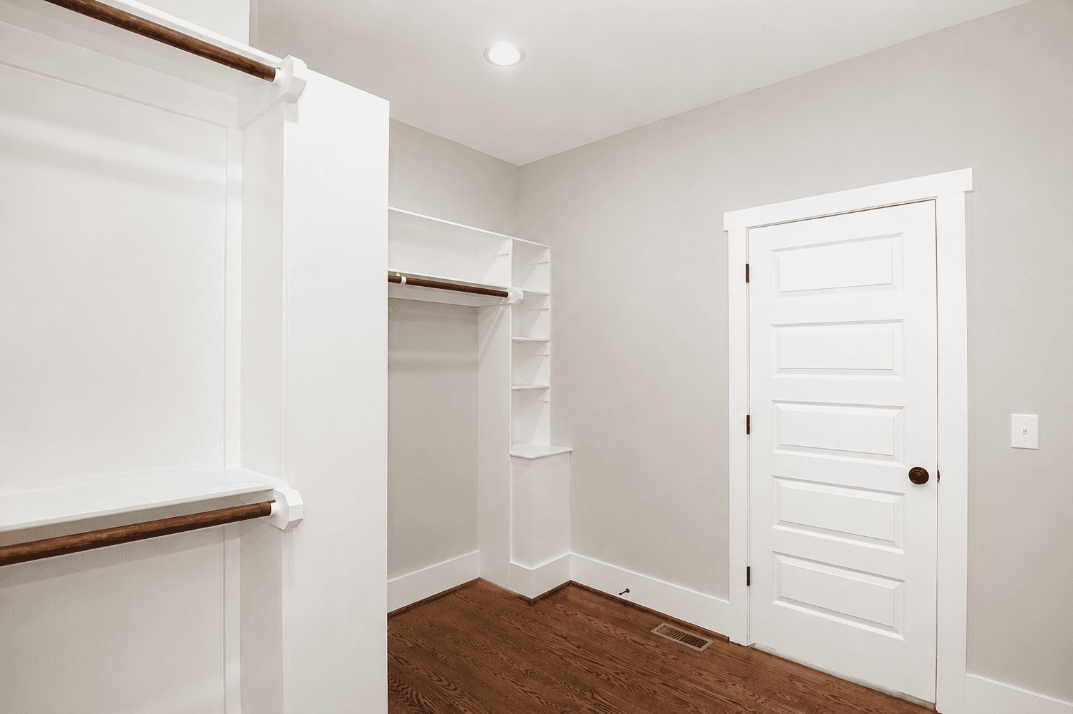 Closet — Applewood