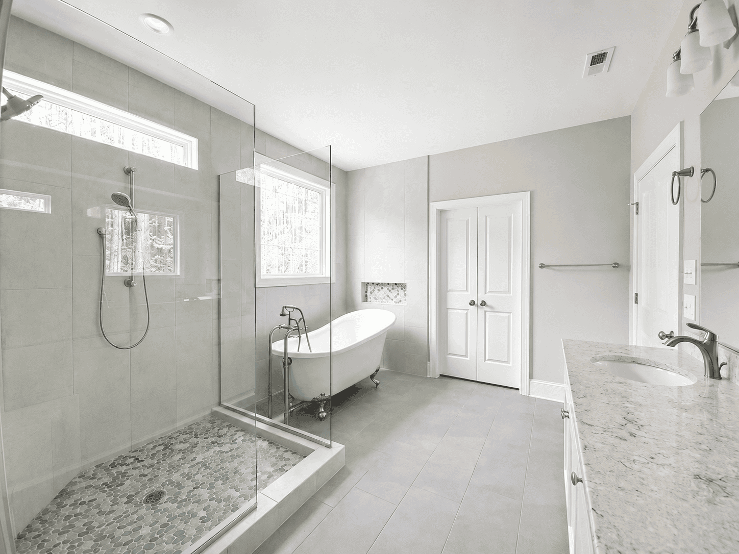 Primary Bath — Southern Farmhouse