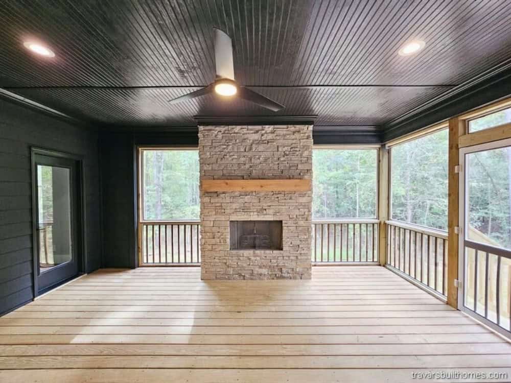 Chestnut Pointe porch