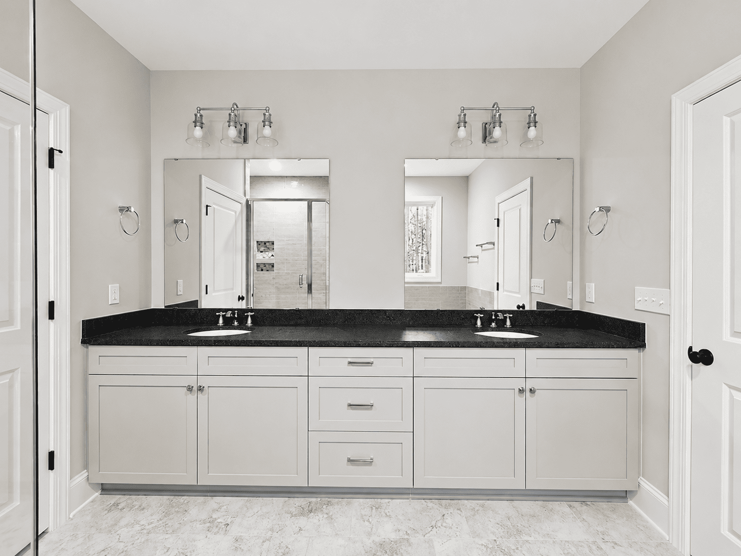 Bathroom — La Puente