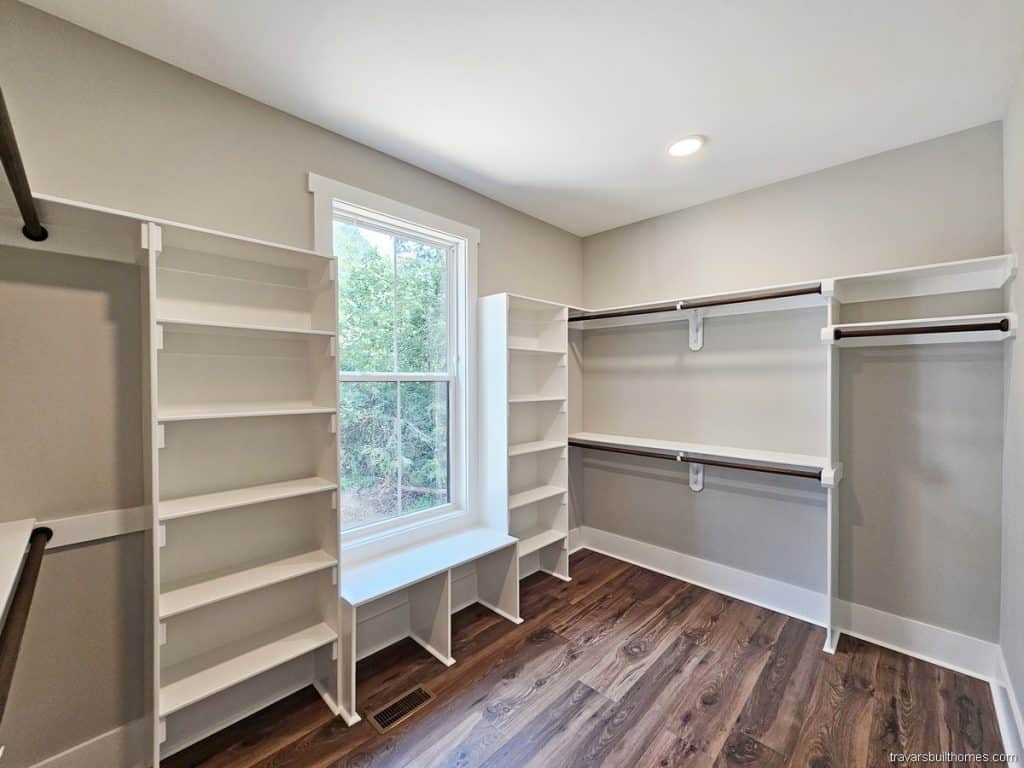 Closet — Amherst
