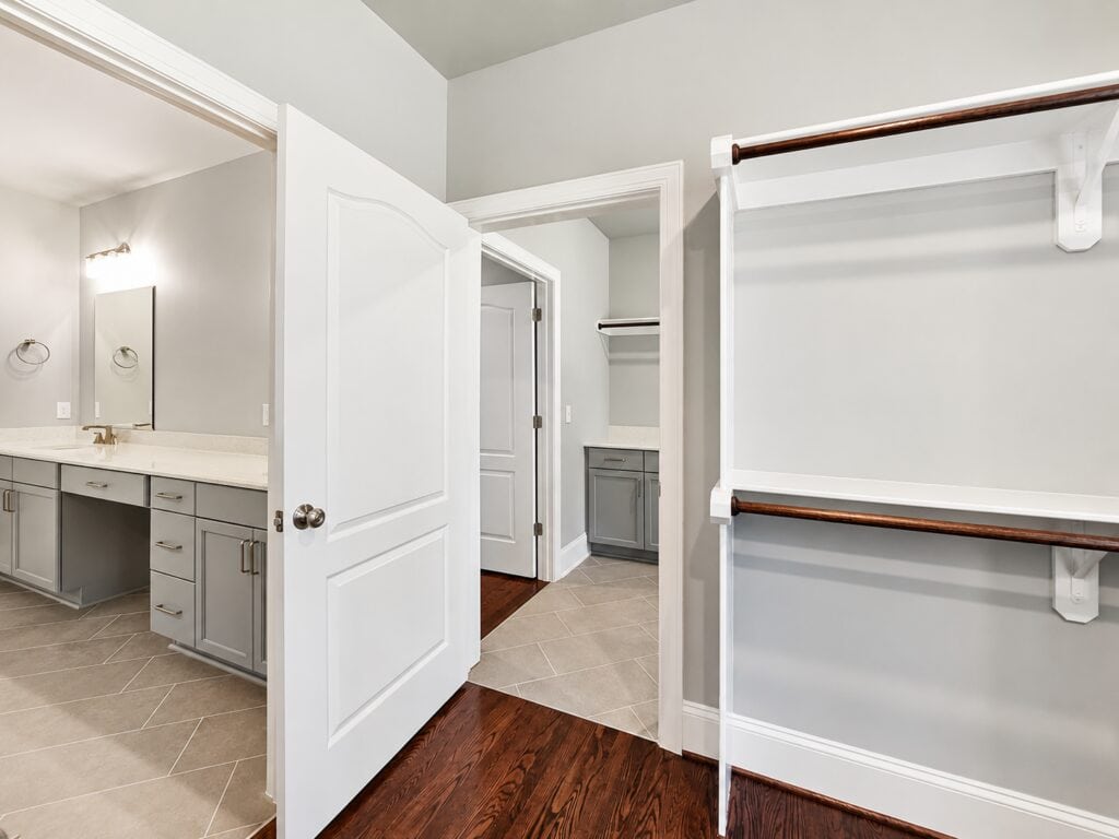 Closet — Amherst Fassinger