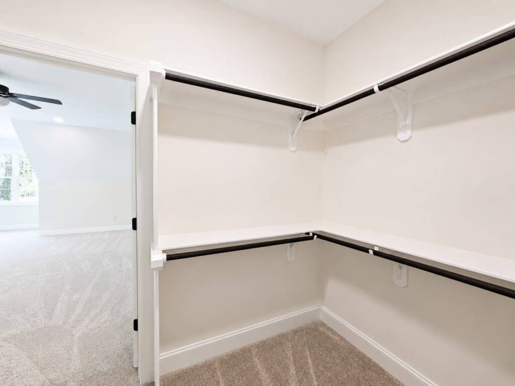 Closet — Settlers Ridge