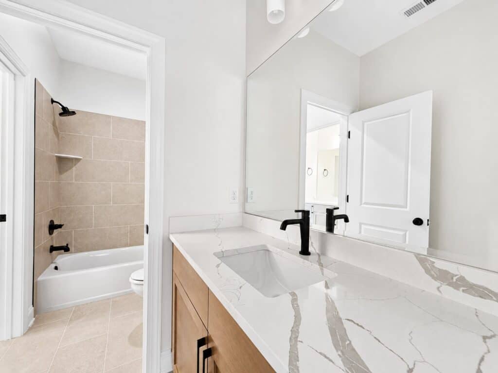 Secondary Bath — Settlers Ridge