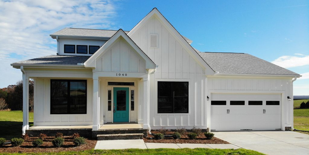 Rodanthe, modern farmhouse by Travars Built Homes